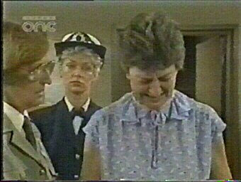 Yes ... Edna ... (sob)